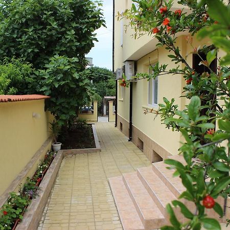 Zlatna Ribka Hotel Chernomorets Bagian luar foto