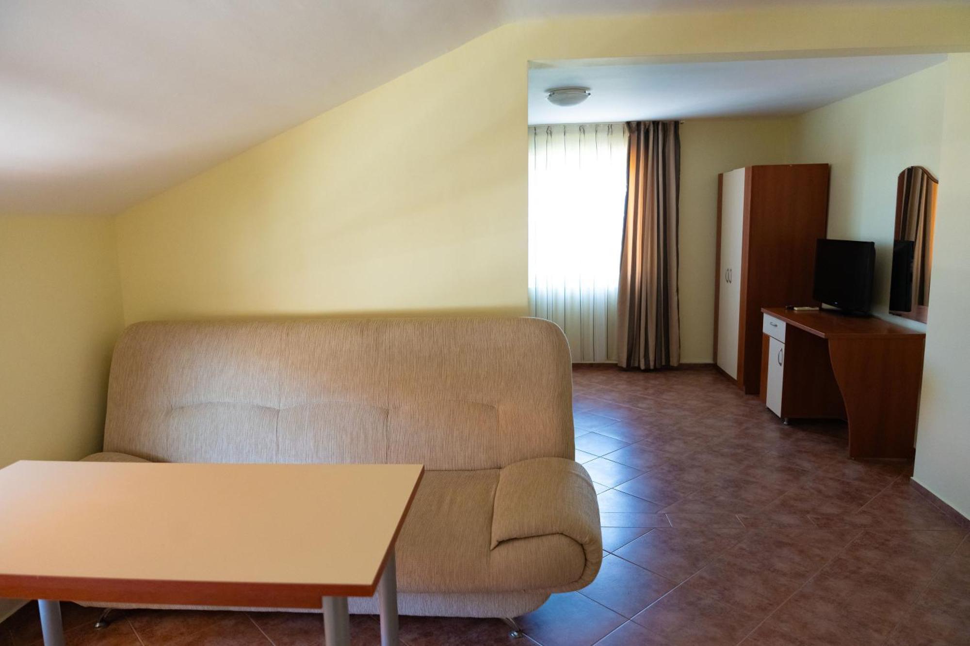 Zlatna Ribka Hotel Chernomorets Bagian luar foto