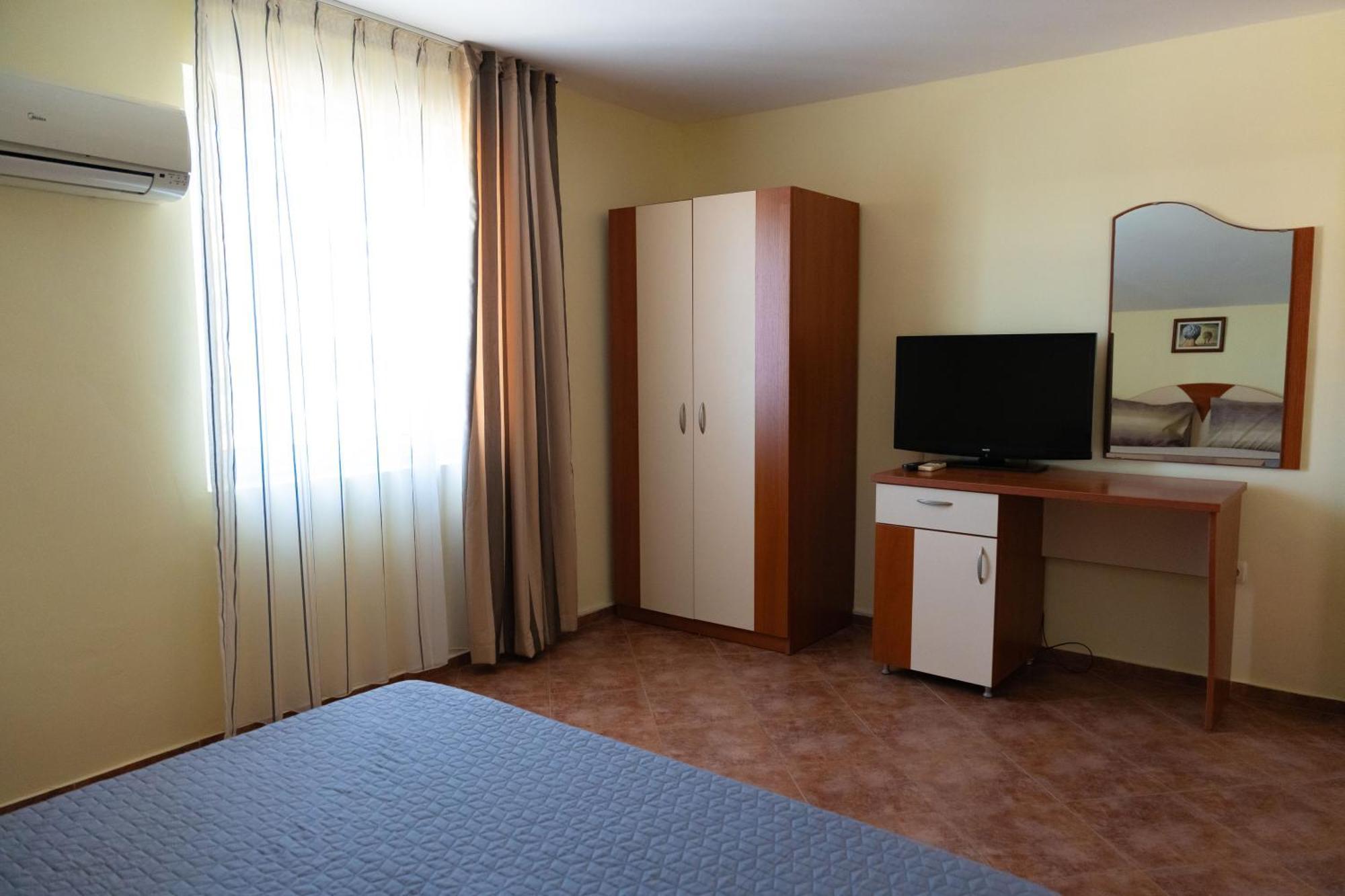 Zlatna Ribka Hotel Chernomorets Bagian luar foto