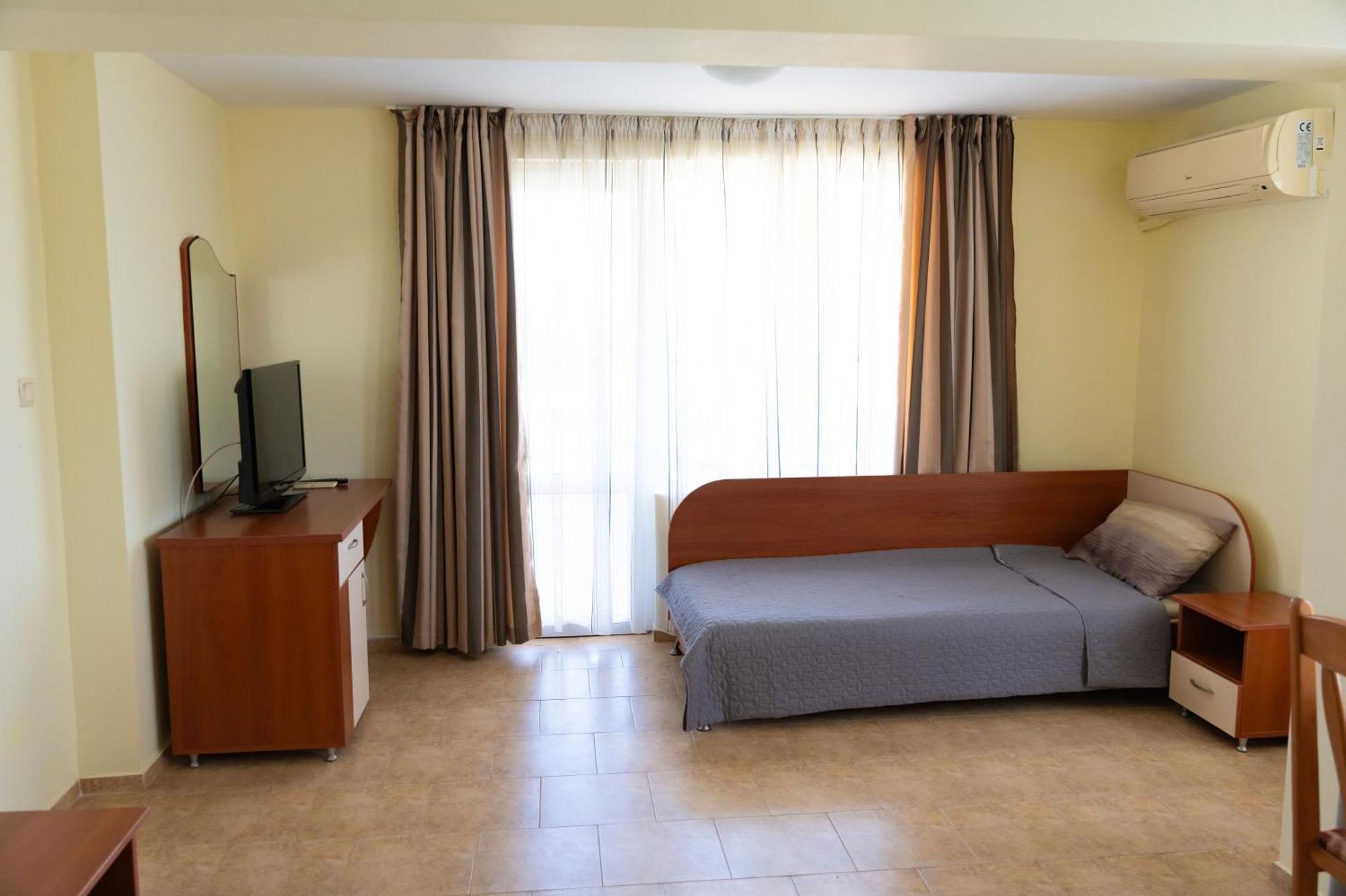 Zlatna Ribka Hotel Chernomorets Bagian luar foto