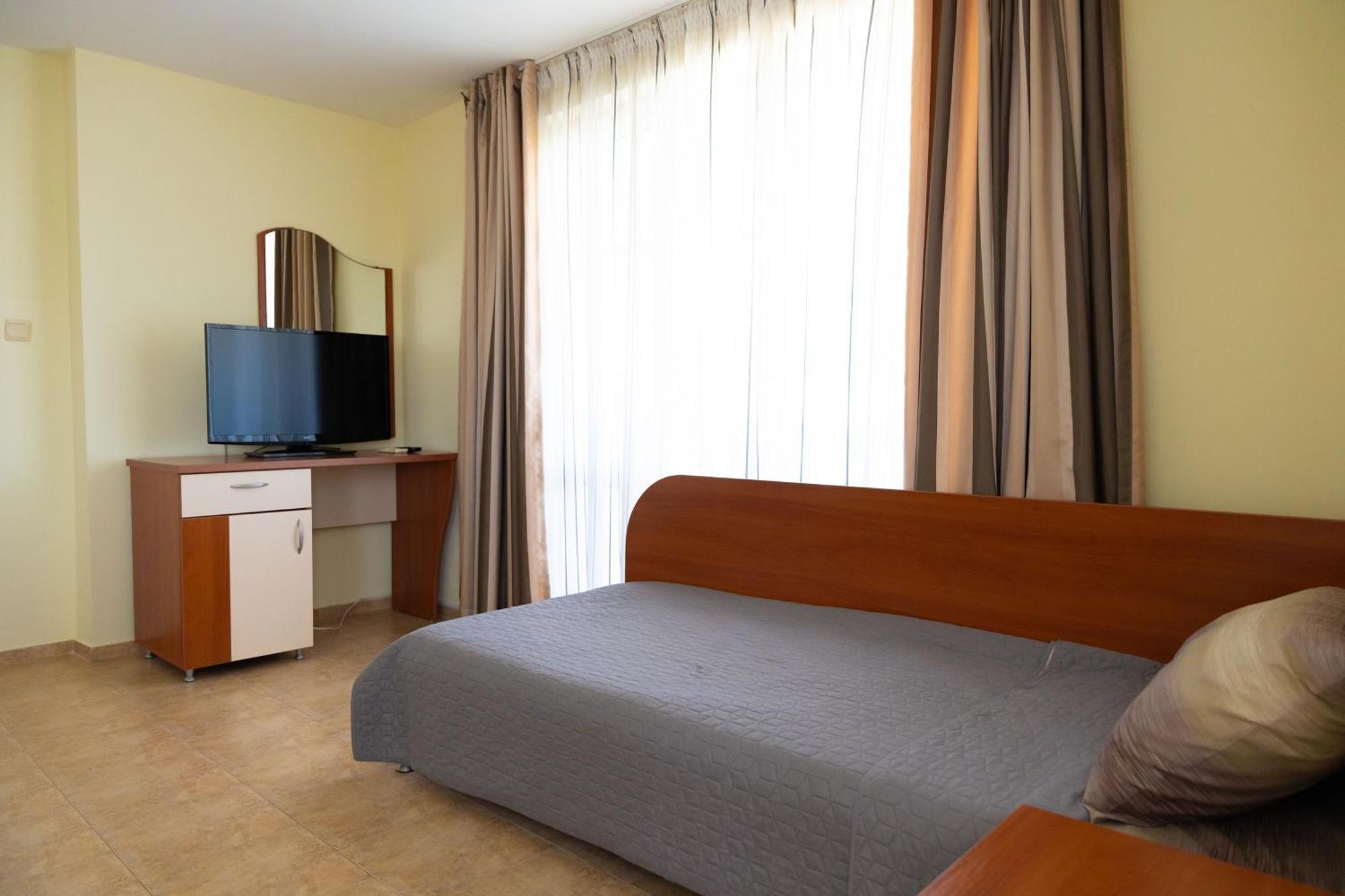 Zlatna Ribka Hotel Chernomorets Bagian luar foto