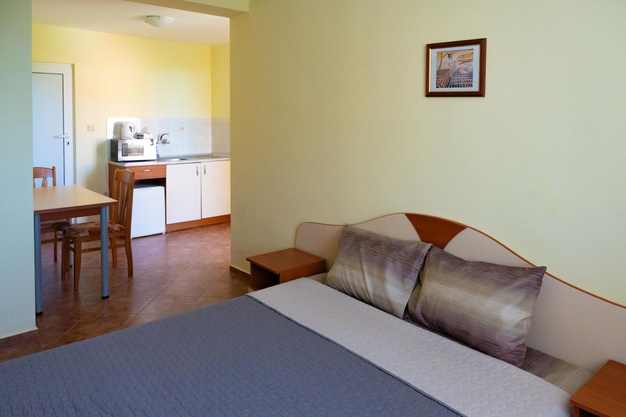 Zlatna Ribka Hotel Chernomorets Bagian luar foto