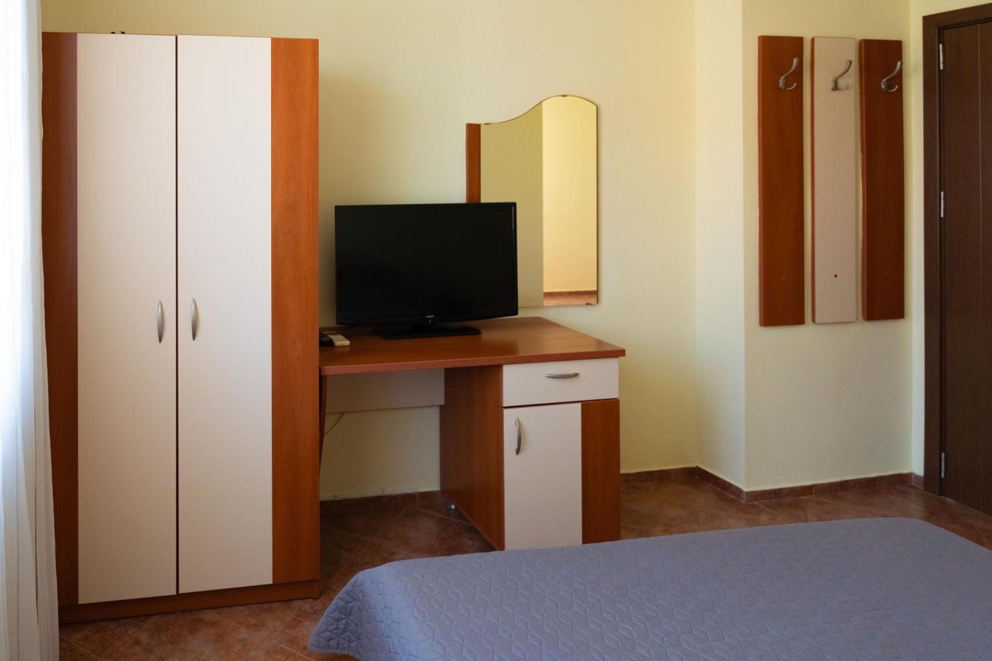 Zlatna Ribka Hotel Chernomorets Bagian luar foto