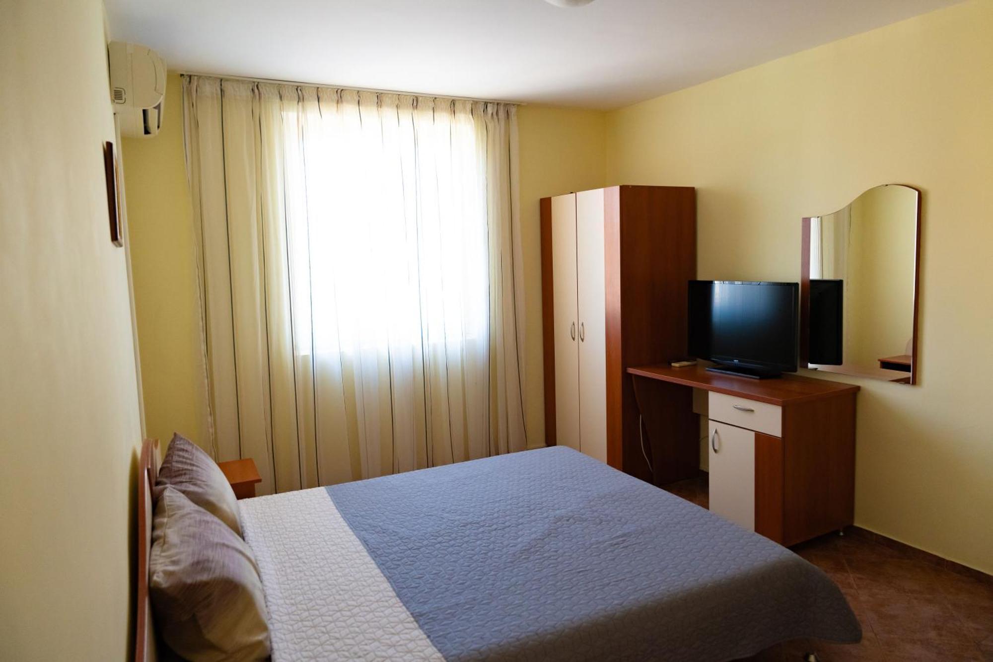 Zlatna Ribka Hotel Chernomorets Bagian luar foto
