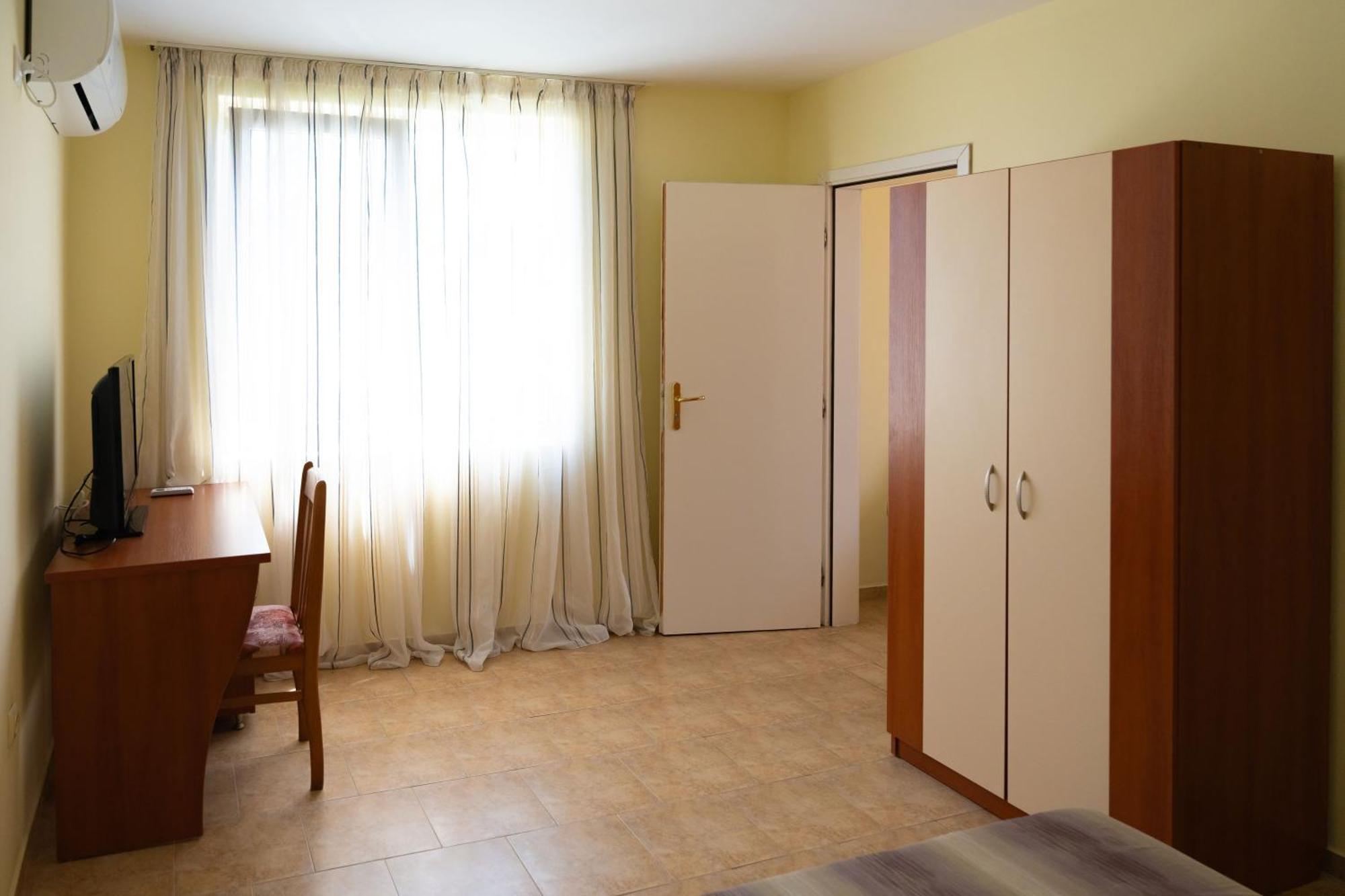 Zlatna Ribka Hotel Chernomorets Bagian luar foto