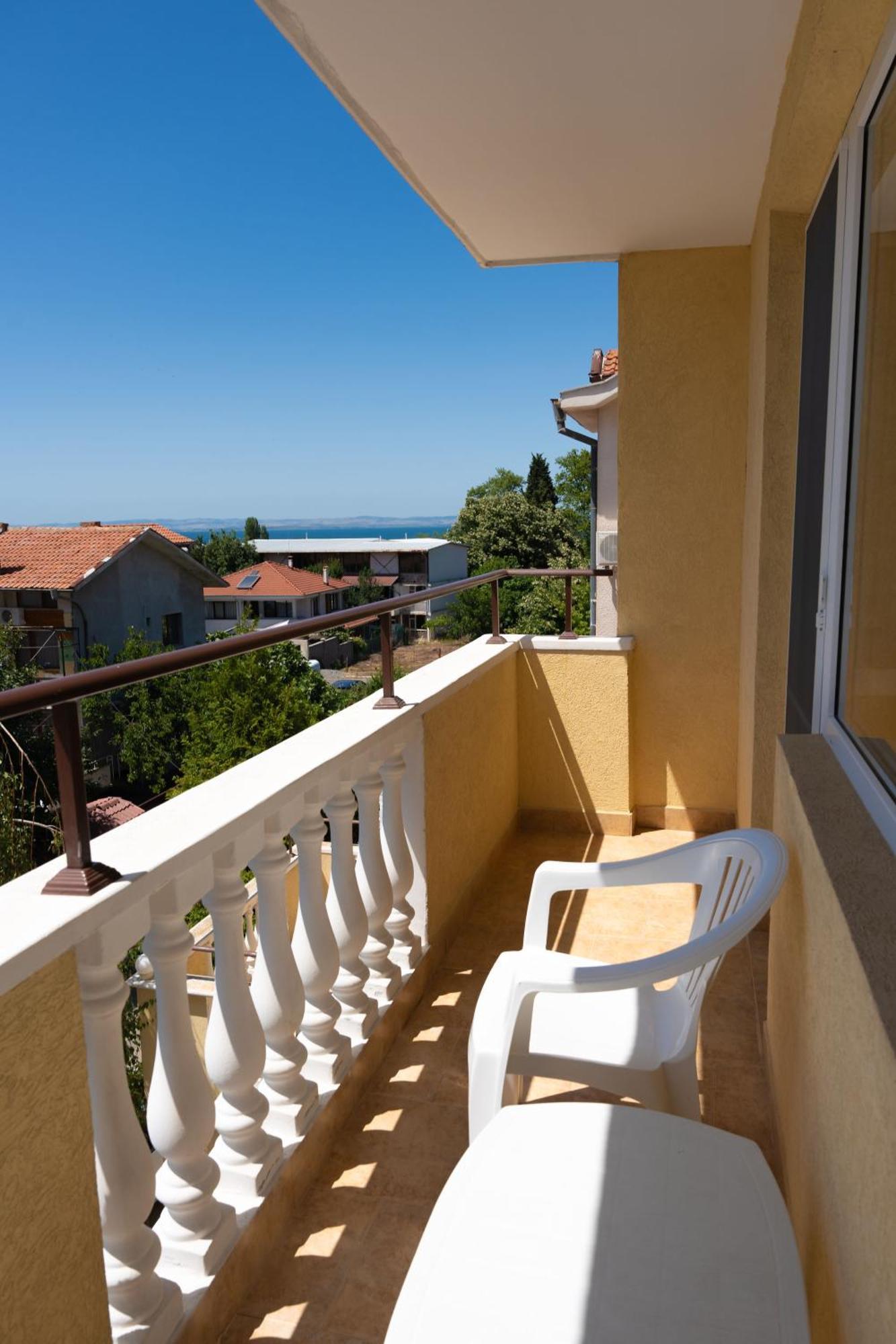Zlatna Ribka Hotel Chernomorets Bagian luar foto