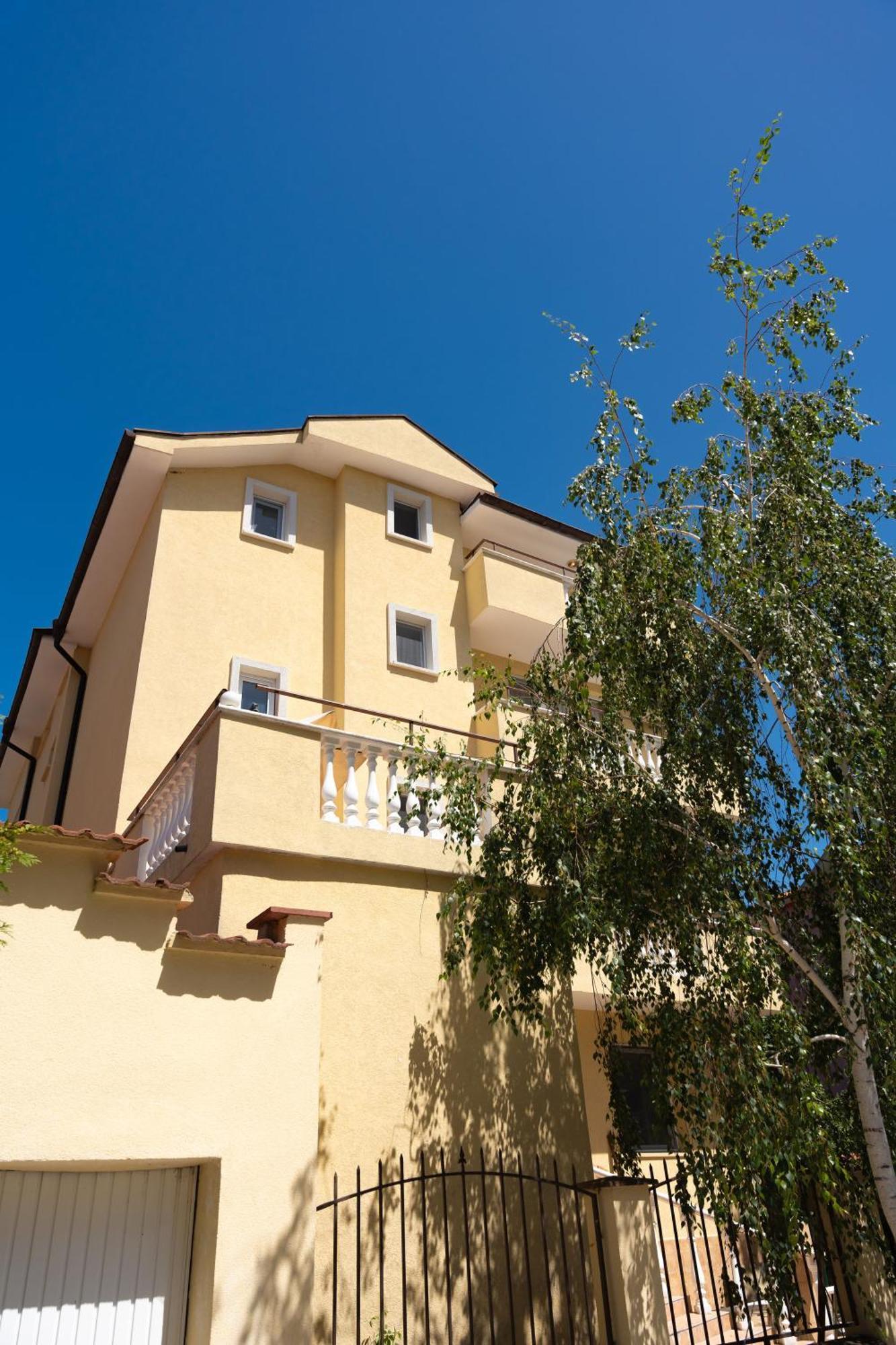 Zlatna Ribka Hotel Chernomorets Bagian luar foto